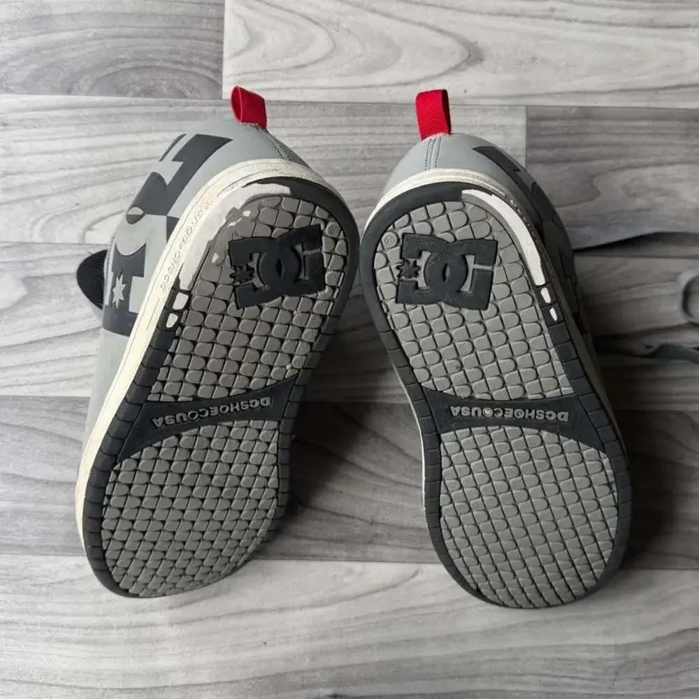 DC Shoes Court Graffik Men's Gray Chunky Skate Shoes